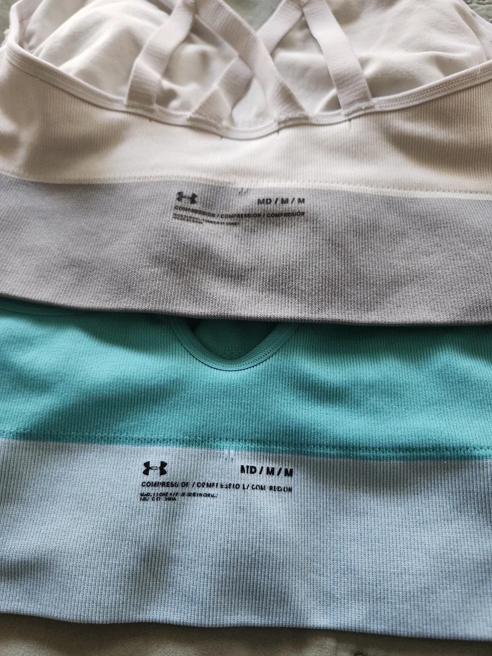 Under Armour White And  Teal  Color Set  Seamless Sports Bra.